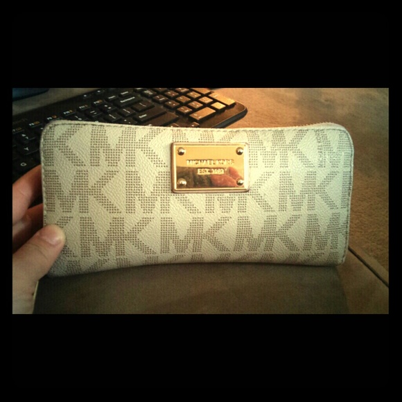 Michael Kors wallet