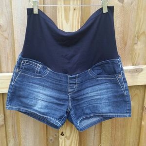 Maternity short jean shorts size L