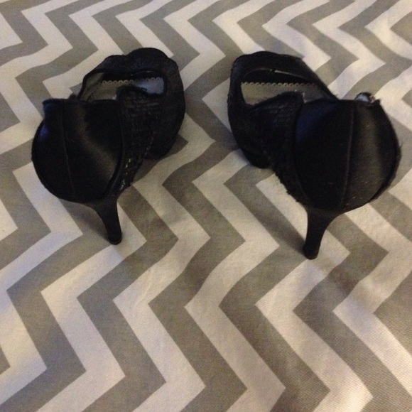 Rampage Heels - Picture 3 of 4