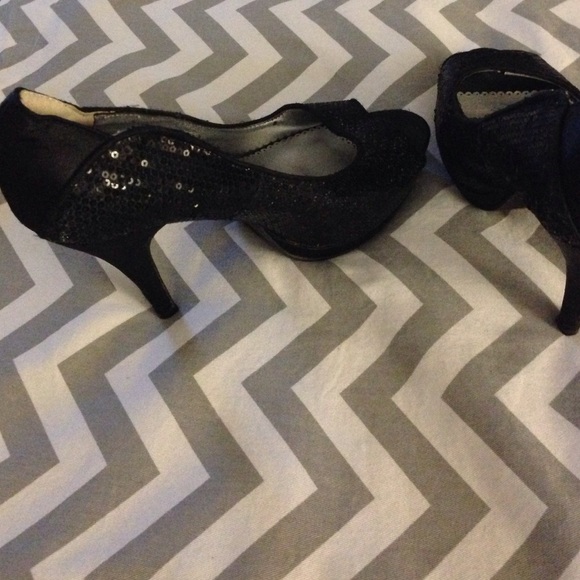 Rampage Heels - Picture 4 of 4