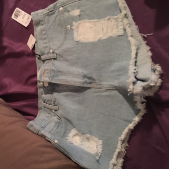 4 different pairs of shorts - Picture 2 of 4