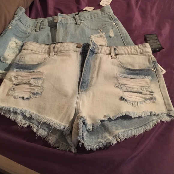 4 different pairs of shorts - Picture 3 of 4