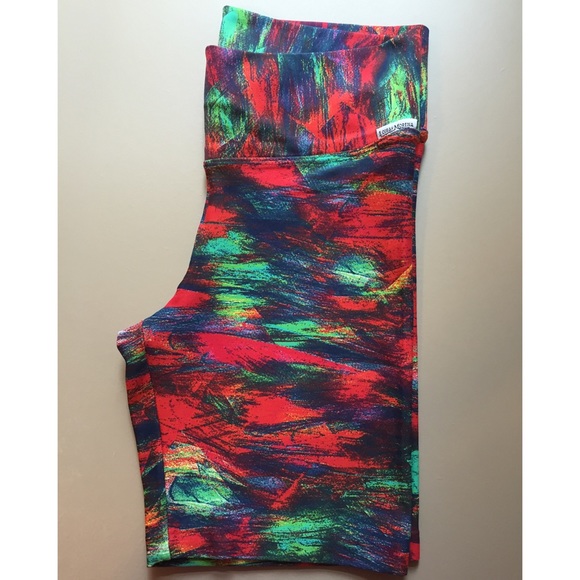 Shorts - Picture 2 of 3