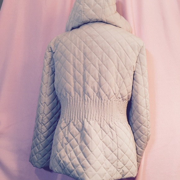 Calvin Klein Beige Quilted Jacket w/ hood - Picture 2 of 4