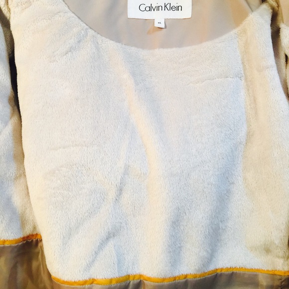 Calvin Klein Beige Quilted Jacket w/ hood - Picture 3 of 4