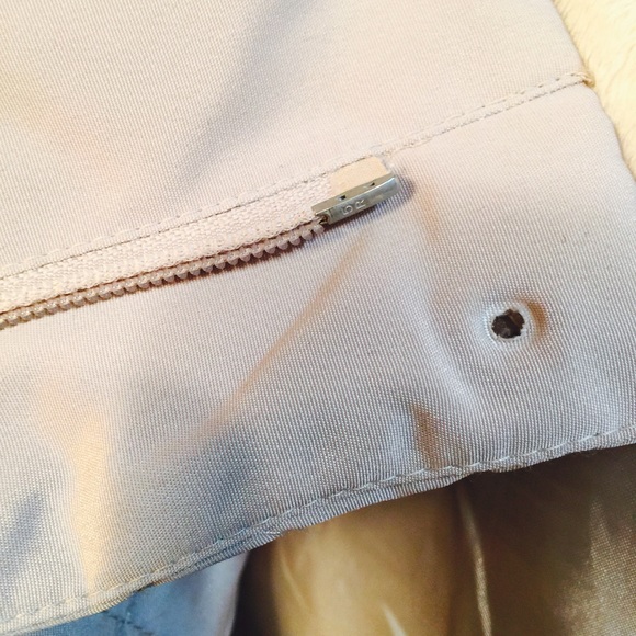 Calvin Klein Beige Quilted Jacket w/ hood - Picture 4 of 4