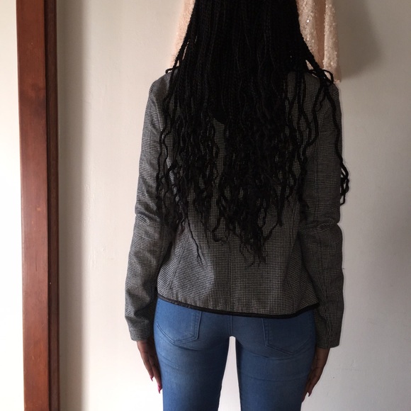 Blazer - Picture 4 of 4