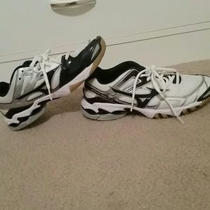 Mizuno sneakers