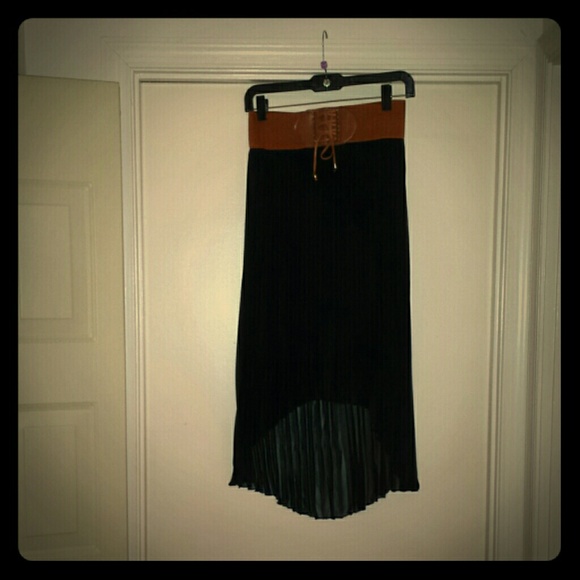 Black high low skirt