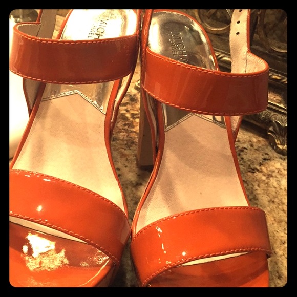 🎉MICHAEL KORS  AUTHENTIC PUMPS!