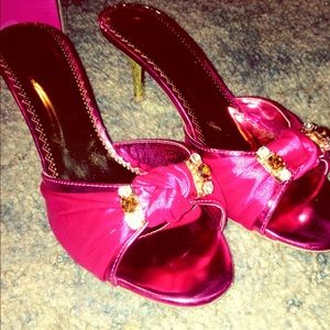 Size 7 gorgeous heals!