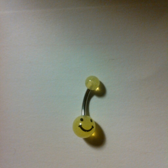 Smiley face belly ring - Picture 1 of 1