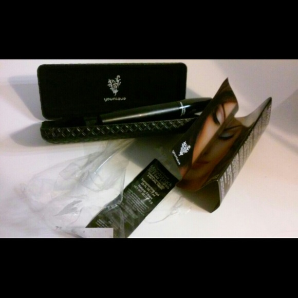 Fiber lashes mascara