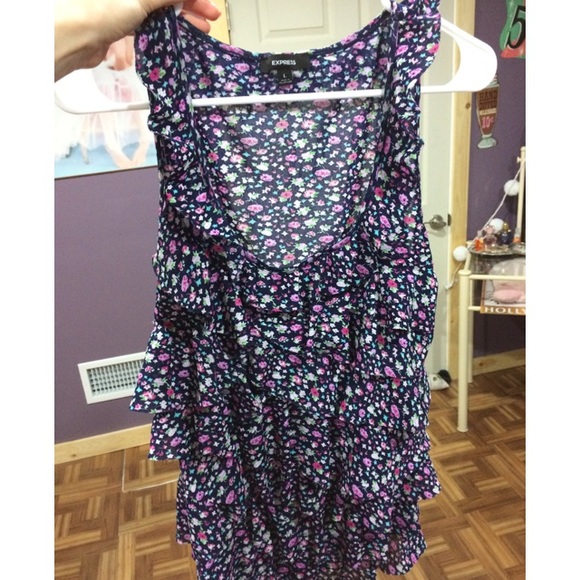 pretty floral ruffle tank top