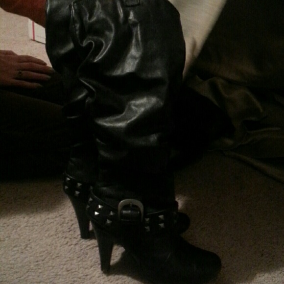 Knee high black   boots