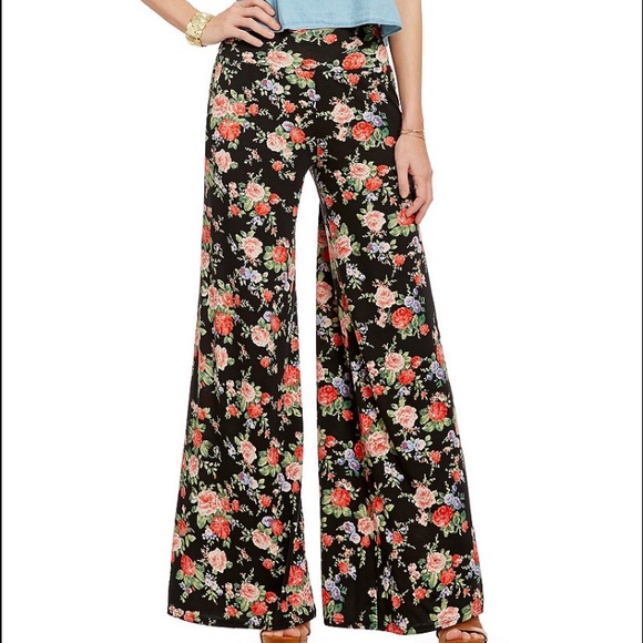 🌸🌺 Floral Palazzo Pants