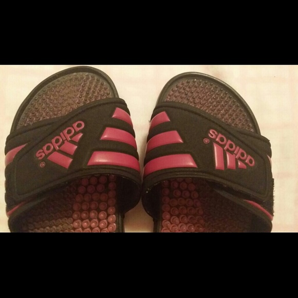 Adidas pink sandals - Picture 2 of 4