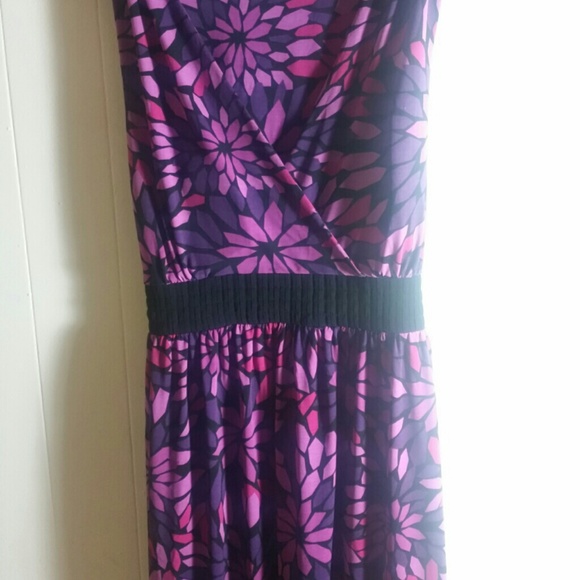 Purple Flowered Low Cut Cocktail Dress - Picture 4 of 4