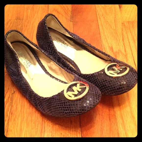 Textured Blue Michael Kors Ballet Flats!