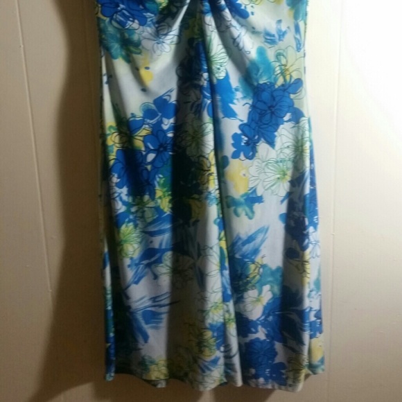 Mid Length Blue Flowered Party Dress - Picture 2 of 4