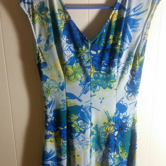 Mid Length Blue Flowered Party Dress - Picture 3 of 4