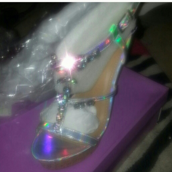 Wedge shoes