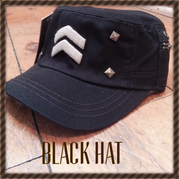 🎶Black Military style Hat🎶