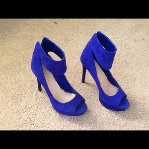 Jessica Simpson size 8! Practically brand new!