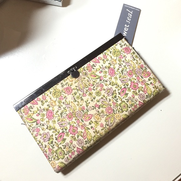 💐Floral Clasp Wallet!