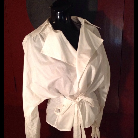 Ellen Tracy Peasant Top