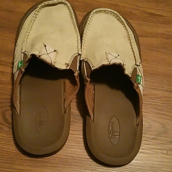 Great Summer Shoes!!!!  Men's Sanuk Slip on Shoes