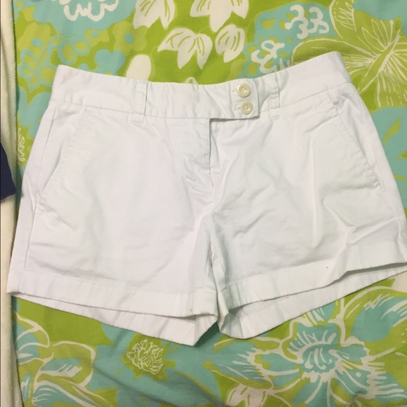 White size 2 Vineyard Vines shorts