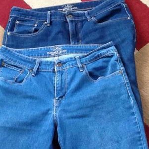 2 pair of Levi's size 30 Demi Curve slim leg