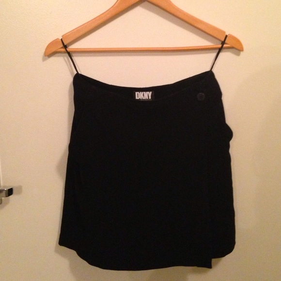 DKNY mini skirt with pockets black sz 4 M