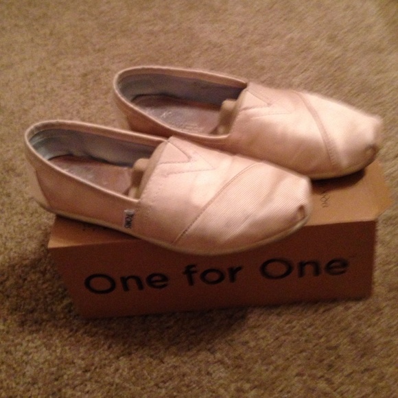 toms pink grosgrain ribbon