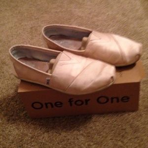 toms pink grosgrain ribbon