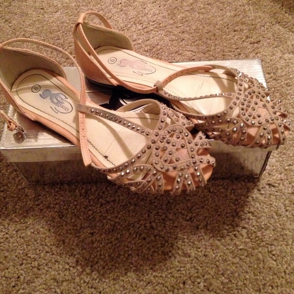 T strap embellished sandals