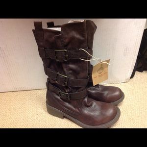 Brown brand new boots size 8.5 Buddha brand