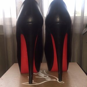 Christian Louboutin Daffodile Pumps 100% Authentic