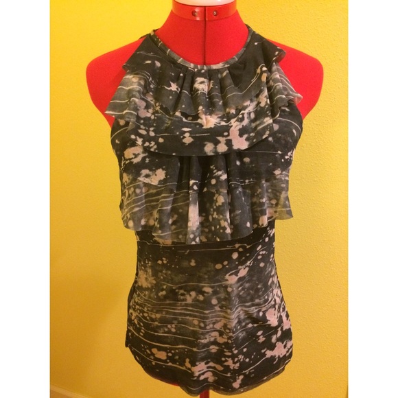 📦SOLD IN BUNDLE📦 Splattered double mesh halter - Picture 3 of 4