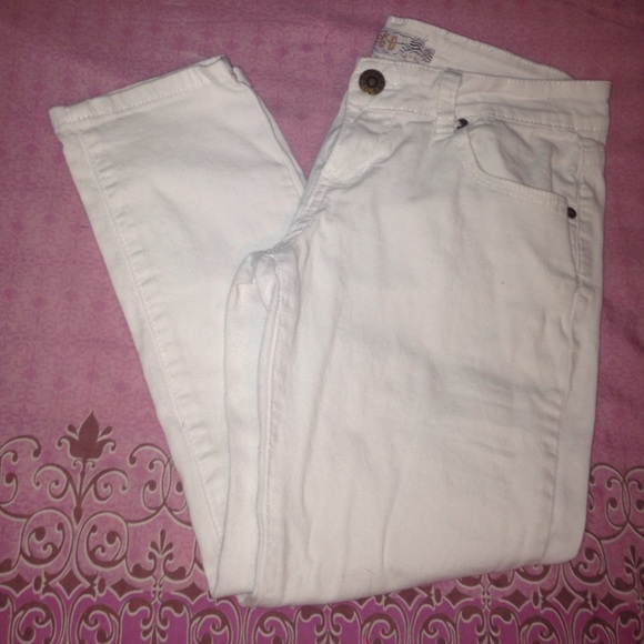 ☀️ White Capri Jeans ☀️