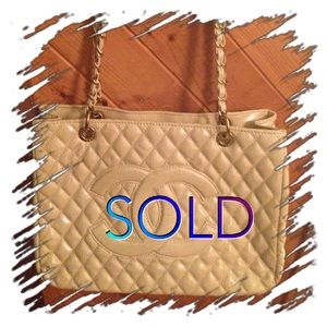 Medium size beige tote come with card