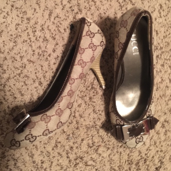 🌟Gucci Monogram Pumps💥