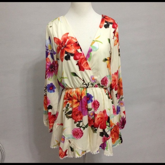 Brand New Floral Romper!!! Size L