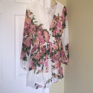 Brand new Floral v-neck romper size L