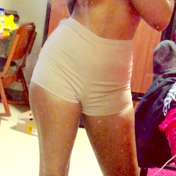 High waist khaki shorts!