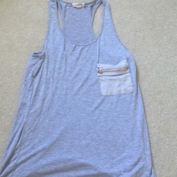 Grey tanktop