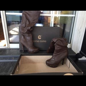 Brown fashion boots
