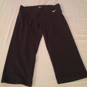 Dri - fit Nike black crop pants