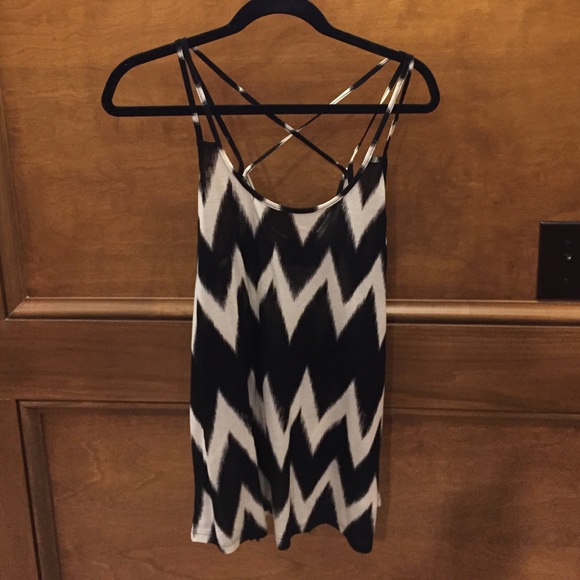 H&m black and white tank